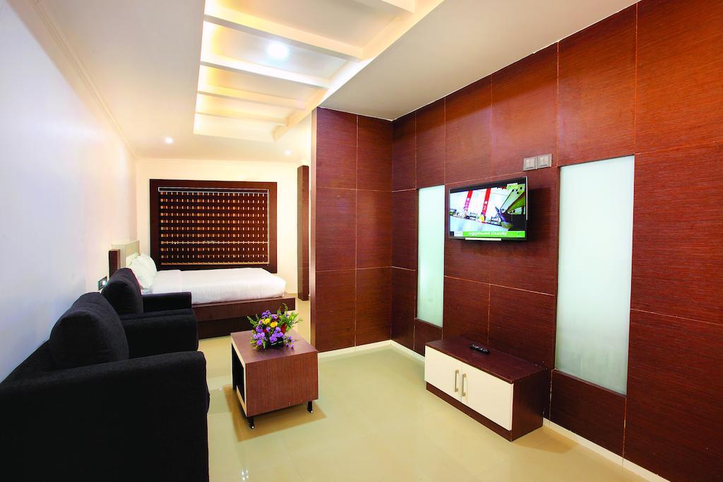 Holiday Hill Hotel & Suites Sultan Bathery Bagian luar foto