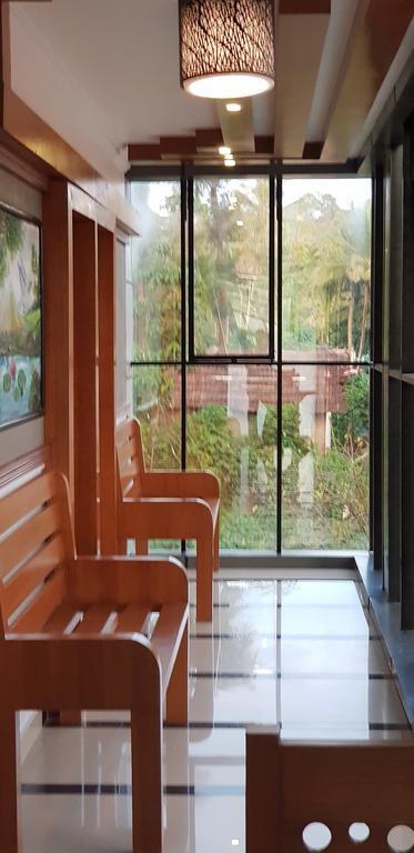 Holiday Hill Hotel & Suites Sultan Bathery Bagian luar foto