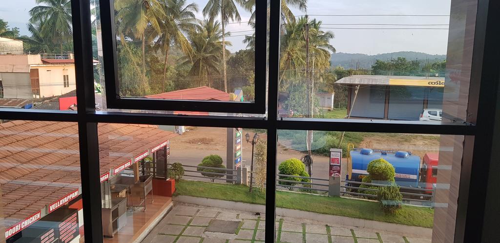 Holiday Hill Hotel & Suites Sultan Bathery Bagian luar foto
