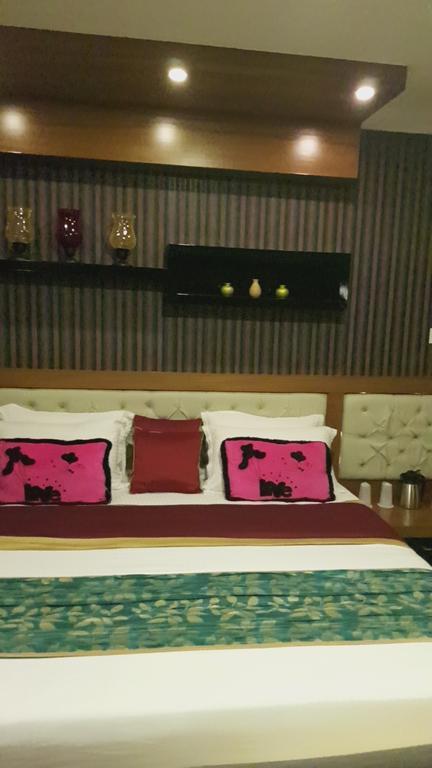 Holiday Hill Hotel & Suites Sultan Bathery Bagian luar foto